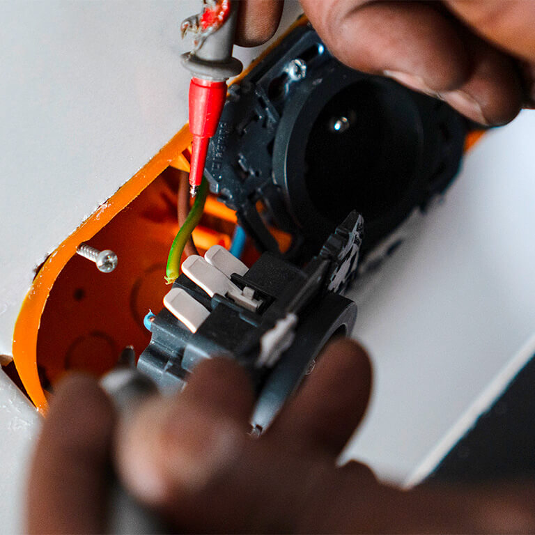 installation electricité - mise en conformité courant faible